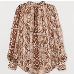 H&M wide blouse. Beige/snakeskin-patterned, size 14